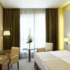 Отель Sercotel Sorolla Palace 4* Стандартный семейный номер с разными типами кроватей