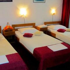 Hotel N 3* Номер с общей ванной комнатой с различными типами кроватей (общая ванная комната)