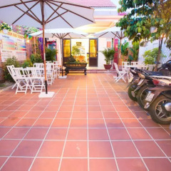 Отель Holy Land Homestay парковка