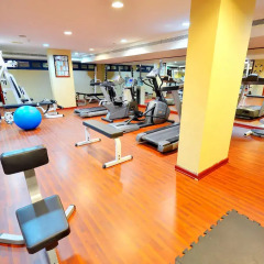 Landmark Summit Hotel фитнесс-зал фото 3
