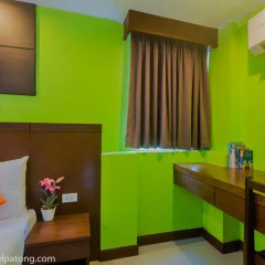 Green Harbor Patong Hotel 2* Улучшенный номер