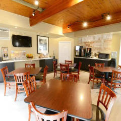 Отель Thriftlodge Saskatoon 2* Стандартный номер с различными типами кроватей фото 9