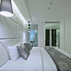 Отель Sukhumvit Suites Улучшенный номер фото 4