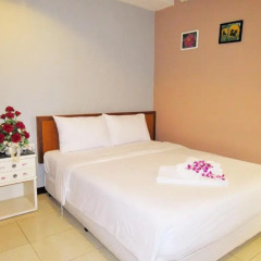 Отель JL Bangkok 3* Улучшенный номер с различными типами кроватей фото 7