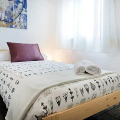 Отель Enzo B&B Montjuic 2* Стандартный номер с 2 отдельными кроватями (общая ванная комната) фото 2