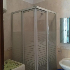 Отель Friends House Албания, Тирана - отзывы, цены и фото номеров - забронировать отель Friends House онлайн ванная