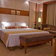 Baiyun Hotel Guangzhou 4* Представительский люкс с различными типами кроватей фото 4
