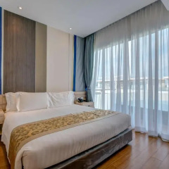 Отель The Pelican Residence & Suite Krabi 4* Люкс повышенной комфортности с двуспальной кроватью