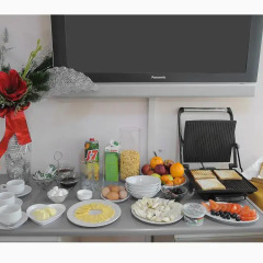 Отель Bed & Breakfast Bishkek 2* Кровать в женском общем номере фото 6