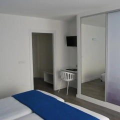 Отель Estudiotel Alicante сейф в номере