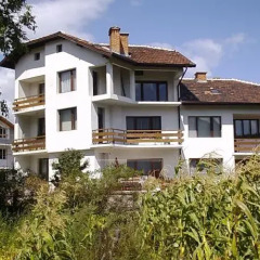 Отель Stoyanova Guest House Банско вид на фасад фото 5