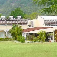 Отель UWI Mona Visitors' Lodge & Conference Centre