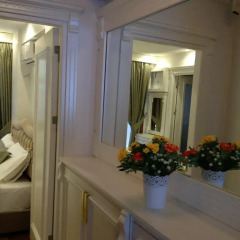 Отель La Petite Maison удобства в номере