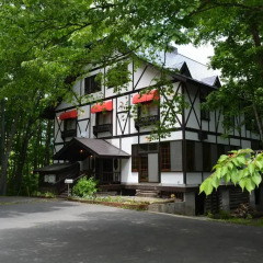 Отель Grove Inn Skala Хакуба парковка
