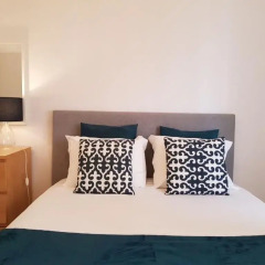 Апартаменты Shortstayflat Central Apartments Principe Real Лиссабон комната для гостей фото 3