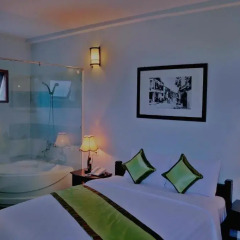 Отель Starfruit Homestay Hoi An 2* Улучшенный номер с различными типами кроватей фото 6
