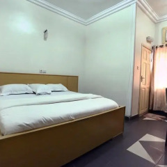 Отель Semper Diamond Lodge сейф в номере