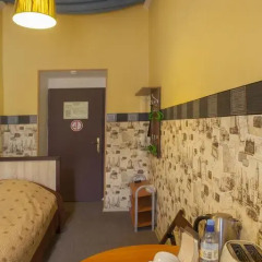 Sleep At Home Hotel Номер категории Эконом с 2 отдельными кроватями (общая ванная комната) фото 6