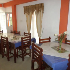 Kings Court Hotel питание