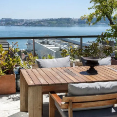 Отель Portuguese Living Chiado Penthouse Лиссабон балкон