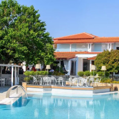 Отель Antigoni Beach Resort бассейн