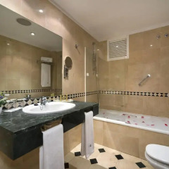 Отель Eurostars Mediterranea Plaza 4* Стандартный номер с двуспальной кроватью фото 10