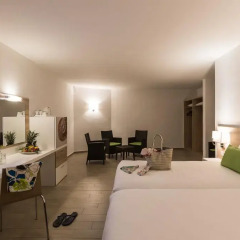 Отель AX ¦ Seashells Resort at Suncrest 4* Стандартный семейный номер с двуспальной кроватью