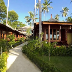 Отель Lipa Bay Resort