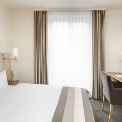 Отель IntercityHotel Wien 4* Апартаменты с раздельными кроватями с разными типами кроватей фото 3