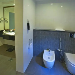 Отель Ramada Corniche 4* Стандартный номер фото 2