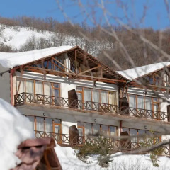 Отель Arthurs Aghveran Resort