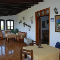Отель Guesthouse Kris Берат питание