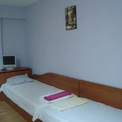 Отель East Gate Guest Rooms Стандартный номер с различными типами кроватей фото 19