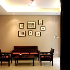 Отель Feung Nakorn Balcony Rooms and Cafe 3* Люкс с различными типами кроватей