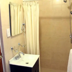 Отель Suites del Carmen - Wisconsin Мексика, Мехико - отзывы, цены и фото номеров - забронировать отель Suites del Carmen - Wisconsin онлайн ванная