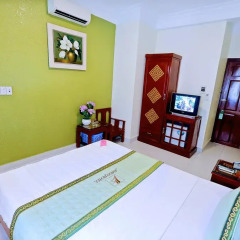 Amigo Hotel 2* Улучшенный номер с двуспальной кроватью фото 10