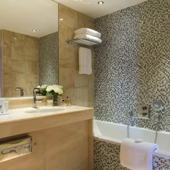 Hotel Barriere Le Majestic 5* Улучшенный люкс с двуспальной кроватью фото 7