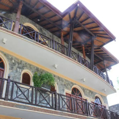 Warahena Beach Hotel городской автобус