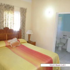 Отель The Crest Conference & Retreat Center 3* Вилла с различными типами кроватей