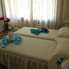 Hotel "tango" Золотые пески комната для гостей фото 12