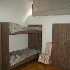 Отель Tiflisi Guest House 2* Стандартный семейный номер с двуспальной кроватью