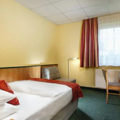 Hotel Landhaus Dierkow 3* Стандартный номер с различными типами кроватей фото 3