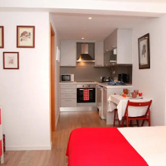 Отель Alfama Yellow House 2* Студия с различными типами кроватей фото 4