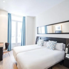Отель Petit Palace Plaza de la Reina 3* Стандартный номер фото 5