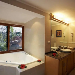 Отель First Landing Beach Resort & Villas 3* Вилла с различными типами кроватей фото 7