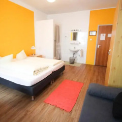 Отель Pension/Guesthouse am Hauptbahnhof Стандартный номер с двуспальной кроватью (общая ванная комната) фото 27