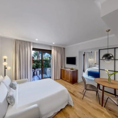 Отель The St. Regis Mardavall Mallorca Resort 5* Номер Делюкс с различными типами кроватей фото 5