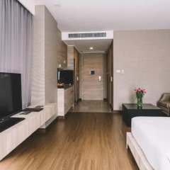 Отель Adelphi Suites Bangkok 4* Апартаменты с разными типами кроватей фото 19