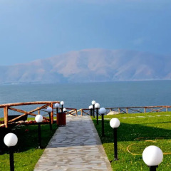 Отель Tsovasar family rest complex Армения, Севан - отзывы, цены и фото номеров - забронировать отель Tsovasar family rest complex онлайн приотельная территория
