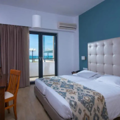 Отель Golden Bay Студия с различными типами кроватей